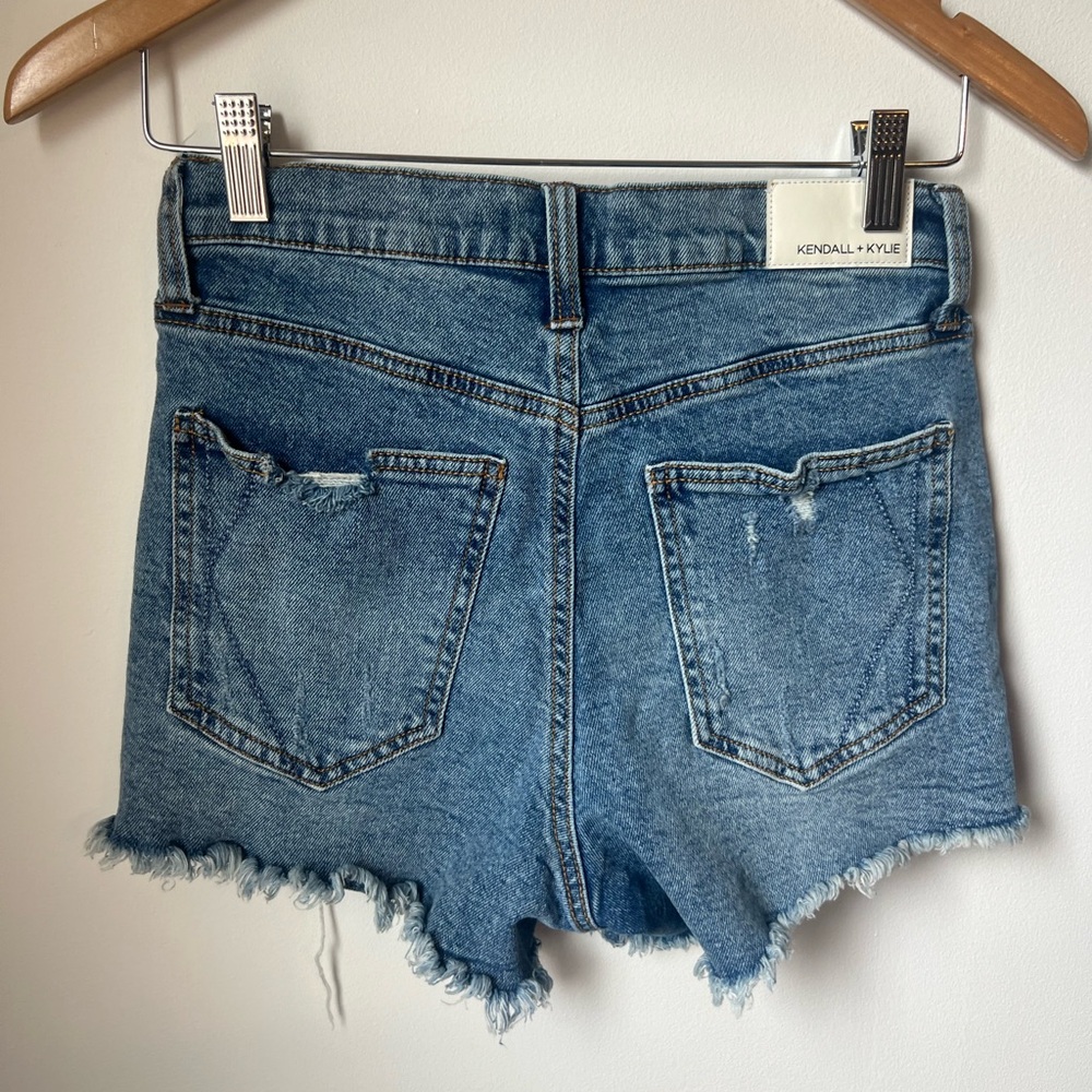 Kendall + Kylie Blue Denim The Icon Distressed Shorts Size 28 - Picture 1 of 5